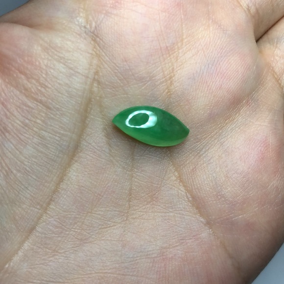 Grade A Untreated Loose Burma Jadeite Apple Green - Picture 4 of 6